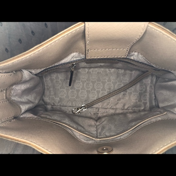 Khaki Michael Kors Hamilton Satchel - Picture 2 of 6